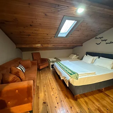 Greenbird מלון דירות 3*